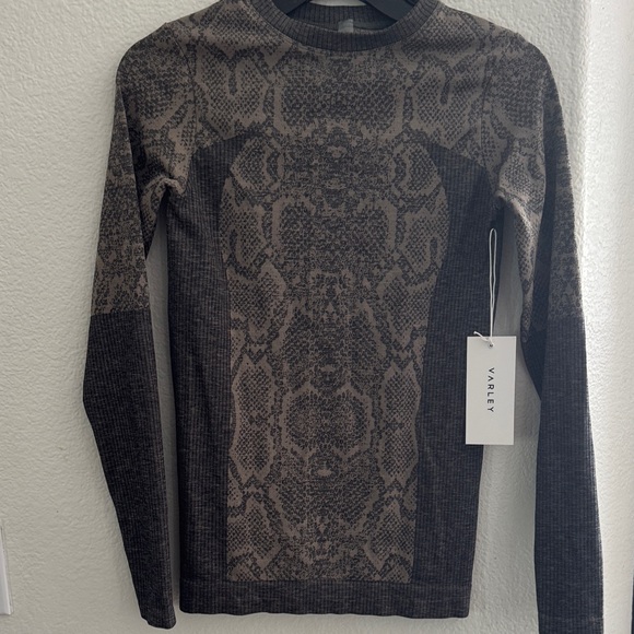 Varley Apricot/Python Snake Pattern Long Sleeve - Picture 1 of 4
